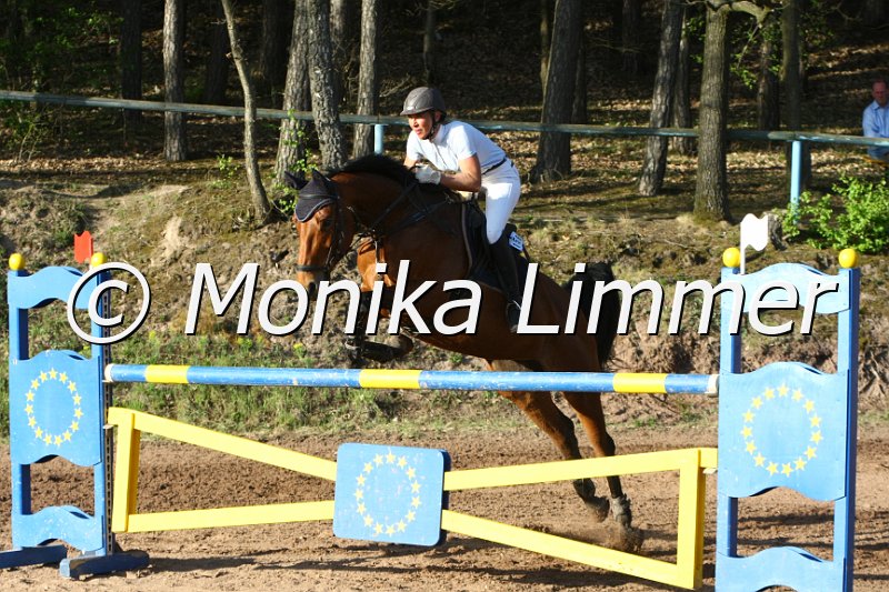 204M8928_Katja_Punkte M.JPG